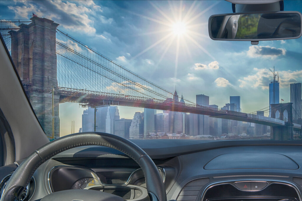 car-windshield-with-view-of-brooklyn-bridge-new-york-usa